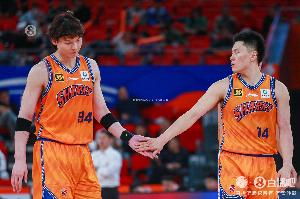 内外都兵强马壮!上海男篮阵容:王哲林张镇麟洛夫顿古德温领衔 内外都兵强马壮!上海男篮阵容:王哲林张镇麟洛夫顿古德温领衔