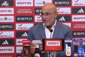 德拉富恩特：亚马尔的成就是靠努力得来 卡瓦哈尔&罗德里至关重要