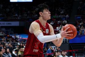 篮网裁掉厄沃马!网媒:曾凡博等3人是另外两个双向名额的候选人 篮网裁掉厄沃马!网媒:曾凡博等3人是另外两个双向名额的候选人