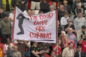 力挺!曼联球迷举横幅“好日子来了” 呼应阿莫林上赛季末主场演讲 力挺!曼联球迷举横幅“好日子来了” 呼应阿莫林上赛季末主场演讲