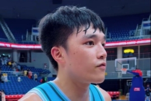 林韦恺:青岛队很年轻 新赛季以组织为主 刘维伟指导的人很好 林韦恺:青岛队很年轻 新赛季以组织为主 刘维伟指导的人很好