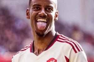 记者：利物浦与纽卡深入谈判伊萨克转会，预计明日达全面协议！