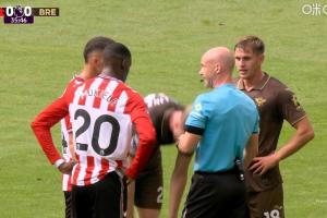 都是暴脾气!扎卡与亚尔莫柳克发生言语争执,泰勒介入调解 都是暴脾气!扎卡与亚尔莫柳克发生言语争执,泰勒介入调解