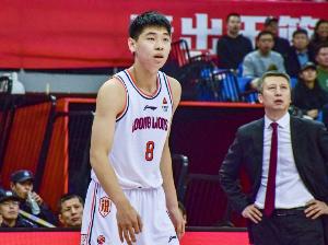 崔永熙:为宏远效力是我小时候的梦想 感谢郭导和龙狮俱乐部支持 崔永熙:为宏远效力是我小时候的梦想 感谢郭导和龙狮俱乐部支持