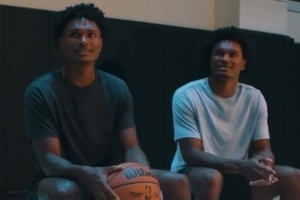 这叫做菜?阿门:我最擅长的烹饪是把披萨放进微波炉加热 这叫做菜?阿门:我最擅长的烹饪是把披萨放进微波炉加热