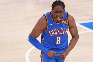 杰伦威：我们带着防守心态打球 亚历山大作为领袖以身作则