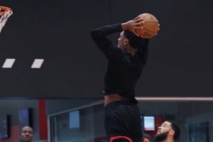 你分得清吗~火箭官推晒汤普森兄弟和全队一起训练视频 你分得清吗~火箭官推晒汤普森兄弟和全队一起训练视频