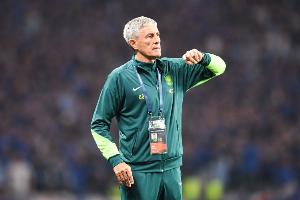 塞蒂恩:看今天表现该把我也换了;申花也输了我们要打好后面比赛 塞蒂恩:看今天表现该把我也换了;申花也输了我们要打好后面比赛