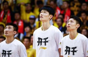 广厦注册18名球员:赵岩昊&胡金秋&孙铭徽3份顶薪 许钟豪不在列 广厦注册18名球员:赵岩昊&胡金秋&孙铭徽3份顶薪 许钟豪不在列