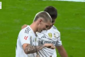 茶都喝了结果进球无效！马斯坦托诺在庆祝时模仿倒茶递给居勒尔