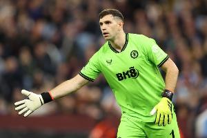 镜报:曼联准备4000万镑压哨报价大马丁,俱乐部认为这把必须赌 镜报:曼联准备4000万镑压哨报价大马丁,俱乐部认为这把必须赌