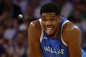 以逸待劳!字母哥复出25分半砍下27分8板4助 正负值炸裂+45 以逸待劳!字母哥复出25分半砍下27分8板4助 正负值炸裂+45