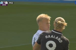 哈兰德单刀“回传”门将!范赫克推搡,随后哈兰德回击顶牛 哈兰德单刀“回传”门将!范赫克推搡,随后哈兰德回击顶牛