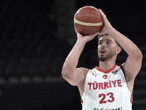 无解表现!申京13中8&三分3中2轻砍21分8板5助 连续3场砍下20+5+5 无解表现!申京13中8&三分3中2轻砍21分8板5助 连续3场砍下20+5+5