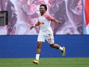 德天空:尤文先租后买奥蓬达总价可达5100万欧,可能含二转条款 德天空:尤文先租后买奥蓬达总价可达5100万欧,可能含二转条款