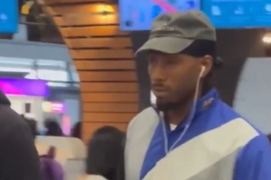 结束中国行!莱昂纳德现身机场 将飞回美国与快船队会合 结束中国行!莱昂纳德现身机场 将飞回美国与快船队会合