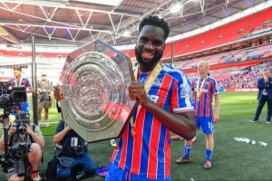 上赛季联赛仅出场两次,天空:水晶宫告知前锋爱德华找下家 上赛季联赛仅出场两次,天空:水晶宫告知前锋爱德华找下家