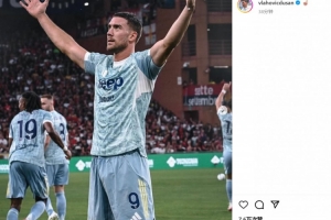 触底反弹？弗拉霍维奇社媒晒全场最佳奖杯+霸气庆祝照：☝🏼