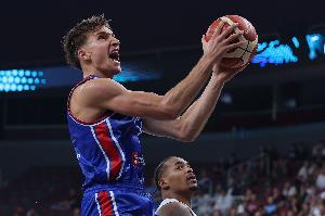 航母飞速掉零件!博格丹腿筋撕裂 距离快船训练营不到一个月了 航母飞速掉零件!博格丹腿筋撕裂 距离快船训练营不到一个月了