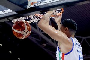 炸裂状态!丰泰基奥7记三分狂轰39分8板3助!正负值+25冠绝全场! 炸裂状态!丰泰基奥7记三分狂轰39分8板3助!正负值+25冠绝全场!