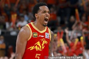 广厦总经理:再困难也要先解决俱乐部问题 布朗薪资联盟中等水平 广厦总经理:再困难也要先解决俱乐部问题 布朗薪资联盟中等水平