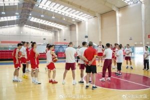 还剩16名球员!王佳琦和周静均因伤暂时退出中国女篮集训 还剩16名球员!王佳琦和周静均因伤暂时退出中国女篮集训