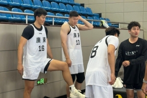 广东队记晒全运广东队备战情况:焦泊乔&李炎哲再聚首 二飞在列 广东队记晒全运广东队备战情况:焦泊乔&李炎哲再聚首 二飞在列