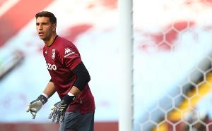 费迪南德:我听说拉门斯潜力巨大,但我还是会选马丁内斯 费迪南德:我听说拉门斯潜力巨大,但我还是会选马丁内斯