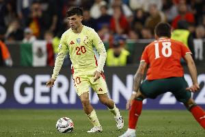 佩德里:VAR不能时有时无应认真改进 在国家队我被要求踢前腰 佩德里:VAR不能时有时无应认真改进 在国家队我被要求踢前腰