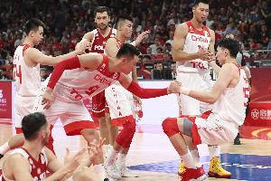 六年前的今天:中国篮球噩梦之夜 男篮不敌波兰 六年前的今天:中国篮球噩梦之夜 男篮不敌波兰