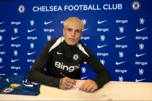 🤣斯科尔斯:加纳乔不会破坏蓝军队内氛围,虽然我希望他能! 🤣斯科尔斯:加纳乔不会破坏蓝军队内氛围,虽然我希望他能!