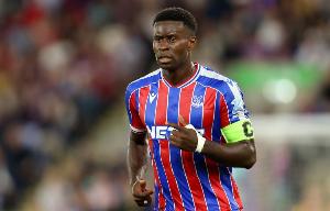 职业!记者:格伊转会告吹身边人很沮丧 但本人很冷静&会继续出战 职业!记者:格伊转会告吹身边人很沮丧 但本人很冷静&会继续出战