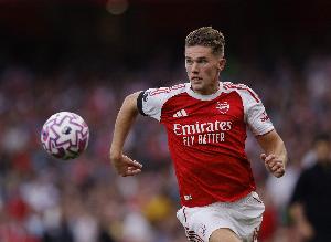 约克雷斯:不清楚伊萨克内幕,俱乐部才拥有转会选择权而非球员 约克雷斯:不清楚伊萨克内幕,俱乐部才拥有转会选择权而非球员