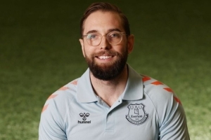 埃弗顿队医威廉-福瑟比自宣加入曼联,担任男足一线队队医 埃弗顿队医威廉-福瑟比自宣加入曼联,担任男足一线队队医