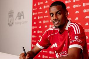 顶薪待遇!伊萨克周薪高达28万镑,利物浦超20万镑球员已有4人! 顶薪待遇!伊萨克周薪高达28万镑,利物浦超20万镑球员已有4人!