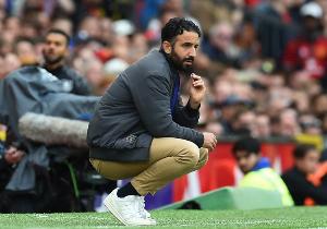 🤣卡拉格:阿莫林要不是长得很帅,可能早就被曼联解雇了 🤣卡拉格:阿莫林要不是长得很帅,可能早就被曼联解雇了