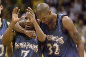 快船危!上次NBA阴阳合同是乔-史密斯和森林狼 后者被罚5年首轮 快船危!上次NBA阴阳合同是乔-史密斯和森林狼 后者被罚5年首轮