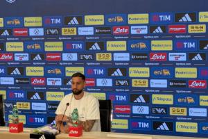 多纳鲁马:迫不及待想去曼城,瓜帅非常想要我加盟让我受宠若惊 多纳鲁马:迫不及待想去曼城,瓜帅非常想要我加盟让我受宠若惊