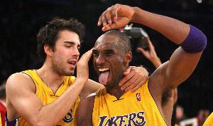 武贾西奇:球迷可能会忘了我 但永远记得那支从未让人失望的湖人 武贾西奇:球迷可能会忘了我 但永远记得那支从未让人失望的湖人