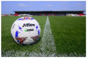 太阳报:英格兰第五级别联赛两球员头部相撞,比赛直接被叫停 太阳报:英格兰第五级别联赛两球员头部相撞,比赛直接被叫停