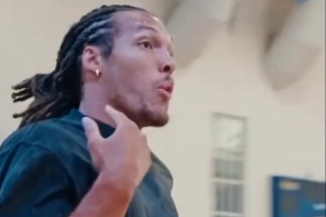 还在进化!阿隆-戈登晒休赛期打野球个人集锦:能里能外&攻防无解 还在进化!阿隆-戈登晒休赛期打野球个人集锦:能里能外&攻防无解