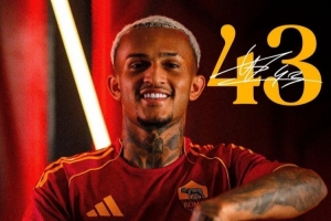 意媒:罗马新援韦斯利家中进小偷&警察提前发现 球员正在巴西备战 意媒:罗马新援韦斯利家中进小偷&警察提前发现 球员正在巴西备战