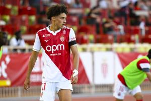 阿克利乌舍:伊涅斯塔是我的偶像,我经常观察齐达内怎么做 阿克利乌舍:伊涅斯塔是我的偶像,我经常观察齐达内怎么做