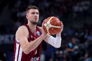 两分这么准为啥偏爱三分!波津小组赛两分命中率80% 三分仅为20% 两分这么准为啥偏爱三分!波津小组赛两分命中率80% 三分仅为20%