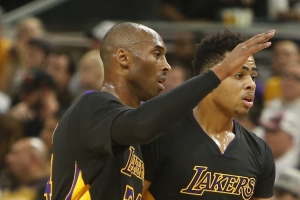 拉塞尔:我曾鼓励科比继续出手 他说他打过的铁多到自己无法想象 拉塞尔:我曾鼓励科比继续出手 他说他打过的铁多到自己无法想象