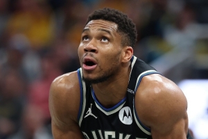 巴克利:人们说字母哥没帮手该离队 当年怎么不为我和尤因发声呢 巴克利:人们说字母哥没帮手该离队 当年怎么不为我和尤因发声呢