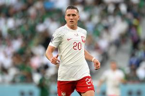 泽林斯基第100次为波兰国家队出场,波兰男足队史第七位百场球员 泽林斯基第100次为波兰国家队出场,波兰男足队史第七位百场球员