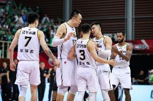 张镇麟:韩德君这些年非常不容易 希望他退役后享受家庭的时光 张镇麟:韩德君这些年非常不容易 希望他退役后享受家庭的时光