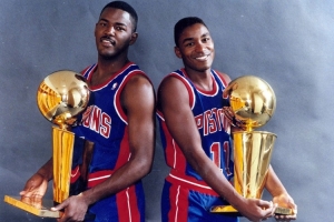 怀特:如果在现在打球 微笑刺客和杜马斯会是很强的后场组合 怀特:如果在现在打球 微笑刺客和杜马斯会是很强的后场组合