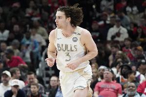 薪资专家:公牛对吉迪的续约报价提升到了4年8800万美元 薪资专家:公牛对吉迪的续约报价提升到了4年8800万美元